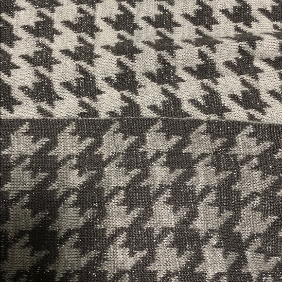 Reversible Pattern Scarf - Picture 4 of 4